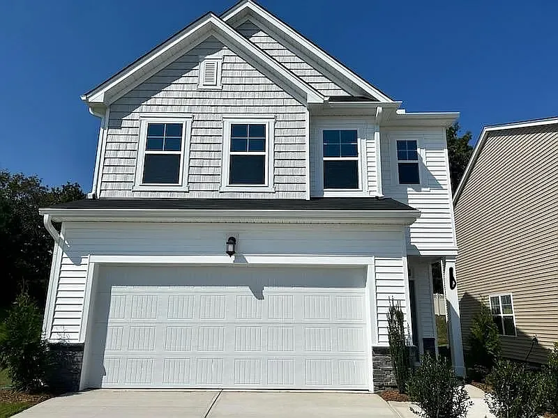 3 bed, 2.5 bath, 1924 sqft, $1,995 — Photo 1