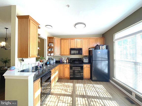 4th image of 48382 Sunburst Dr