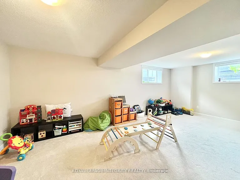 1042 Parabolica Way — Photo 28