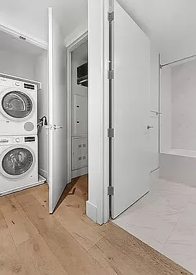 Rented by Manhattan Realty Group | media 7