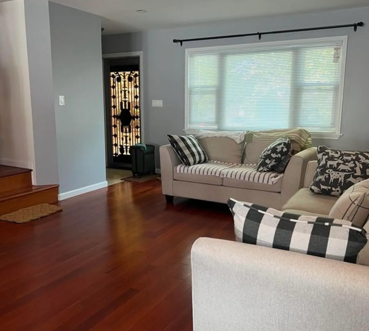 3 bed, 1600 sqft, $4,350 — Photo 2