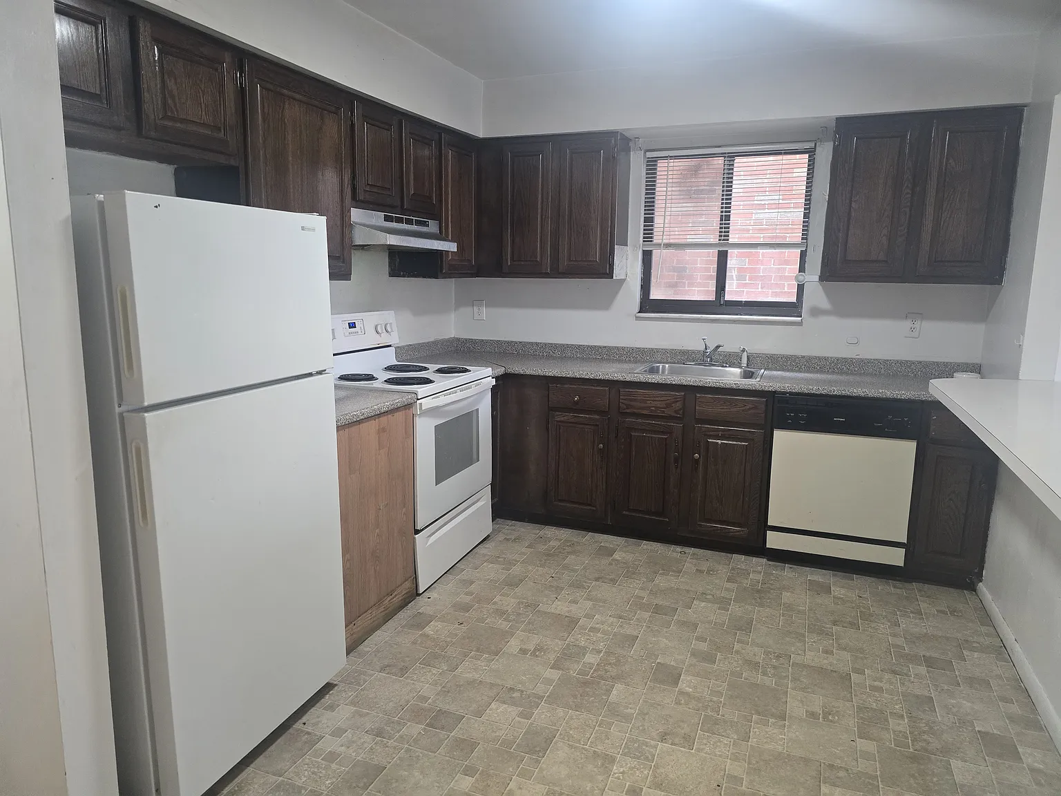 2 bed, $2,100 — Photo 4