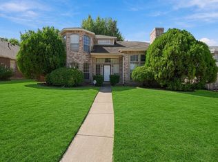828 Twin Creek Dr, Desoto, TX 75115