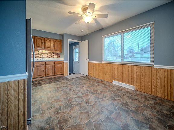 4th image of 818 Jean Ave