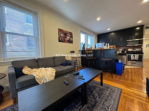 3rd image of 73 Thatcher St APT 101