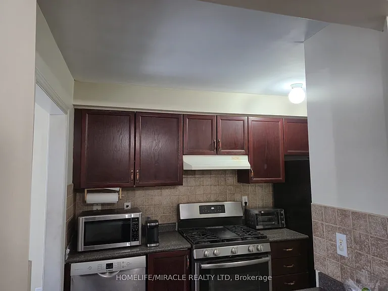 124 Lindenshire Ave #UPPER — Photo 9