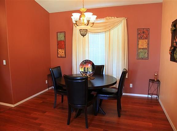 4th image of 4803 Hilltop Dr