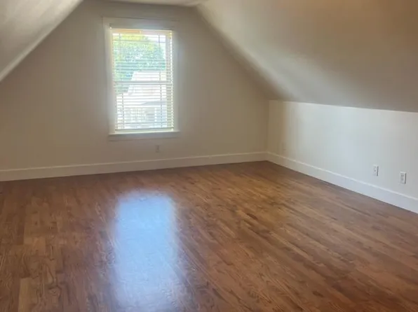 8665 Seven Lakes Dr, Ooltewah, TN 37363