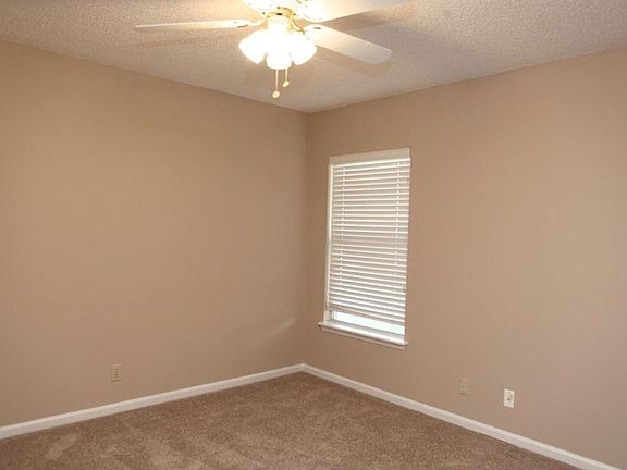 2nd image of 13250 Mendenhall Pl