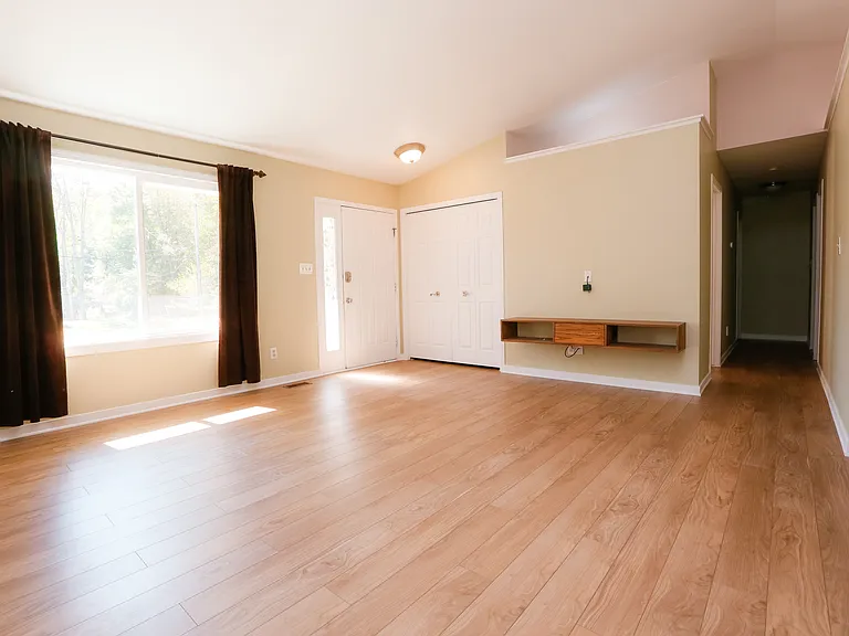 5780 Prentis Rd — Photo 2