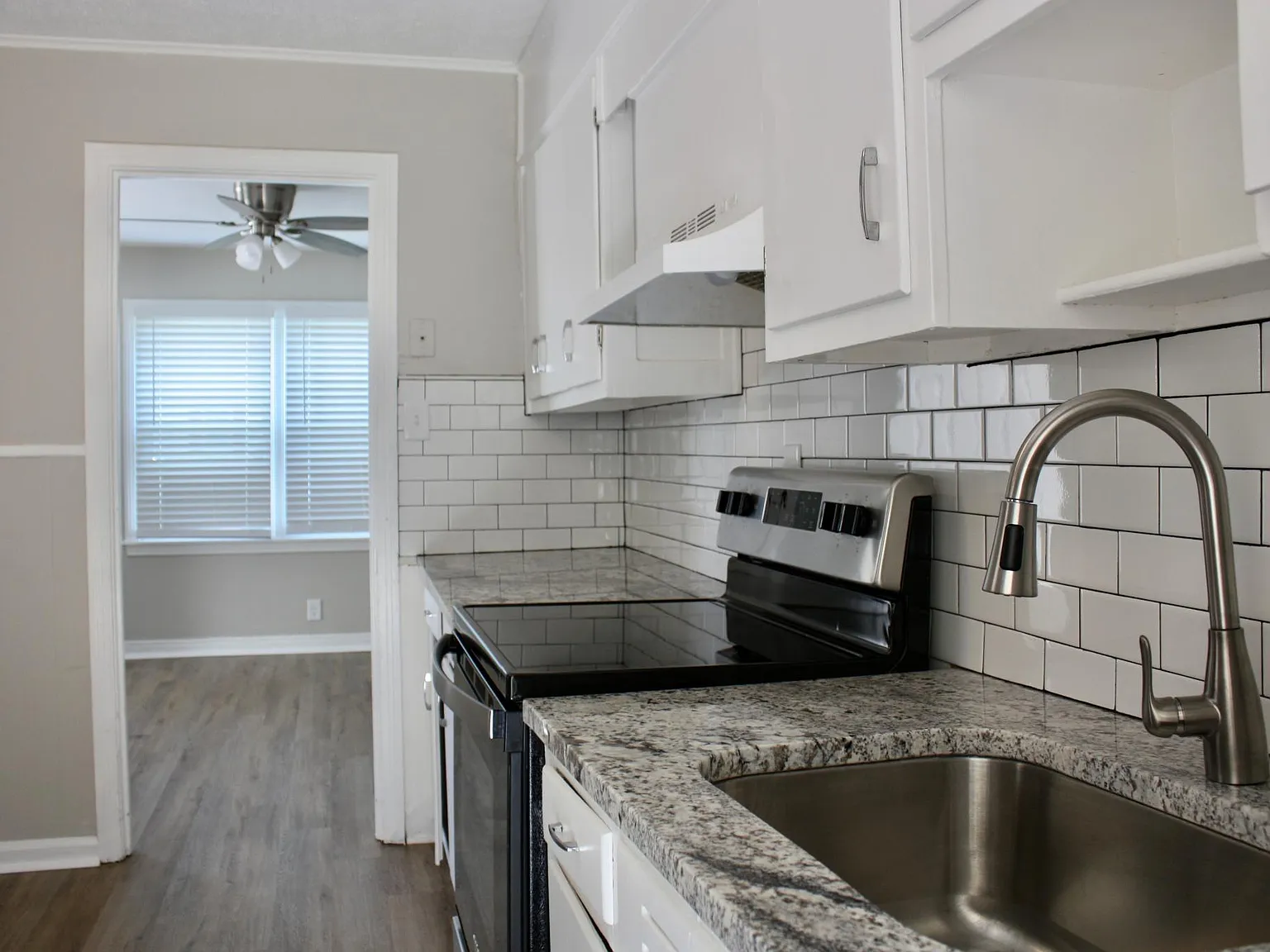 2 bed, 816 sqft, $1,275 — Photo 3