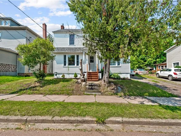 166 North St, Moncton, NB E1C 5Y1