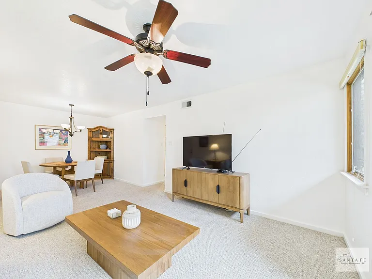601 W San Mateo Rd #40 — Photo 7