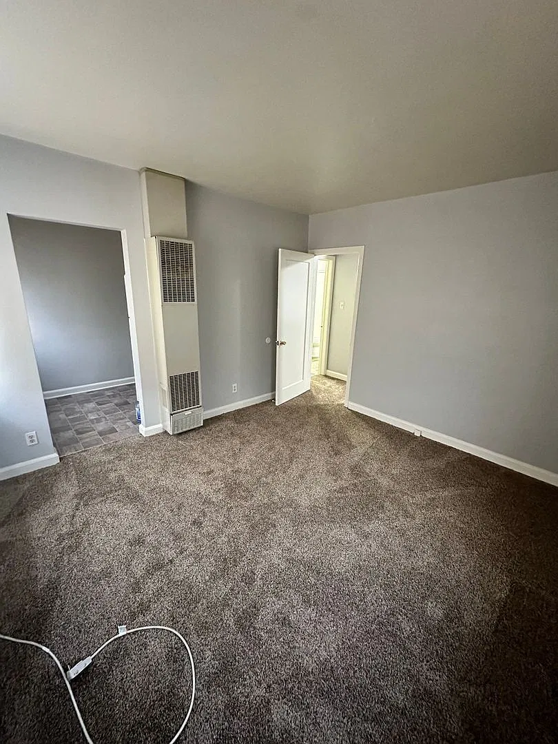 Stewart Street Apartments — Photo 2