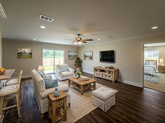 3rd image of 703 Osprey Cir