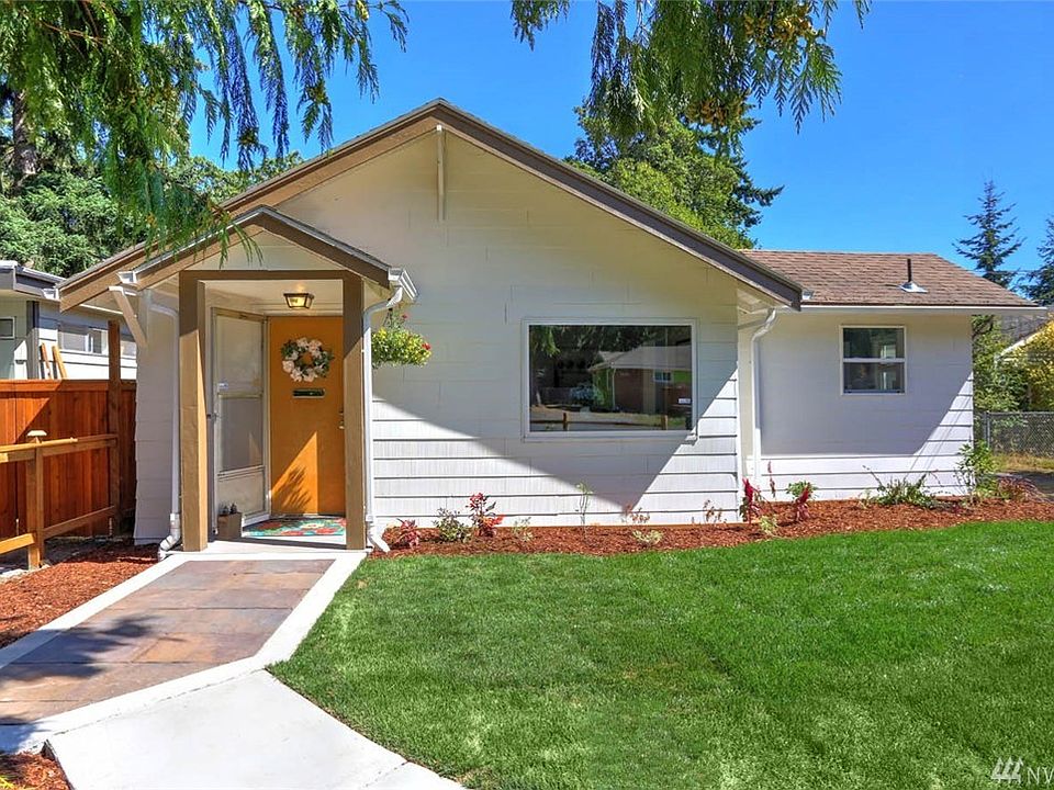 1st image of 12042 Hiram Pl NE