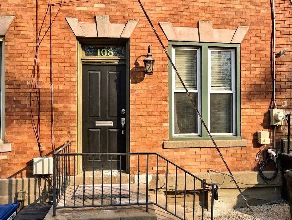 Building Photo - 108 E Jefferson St