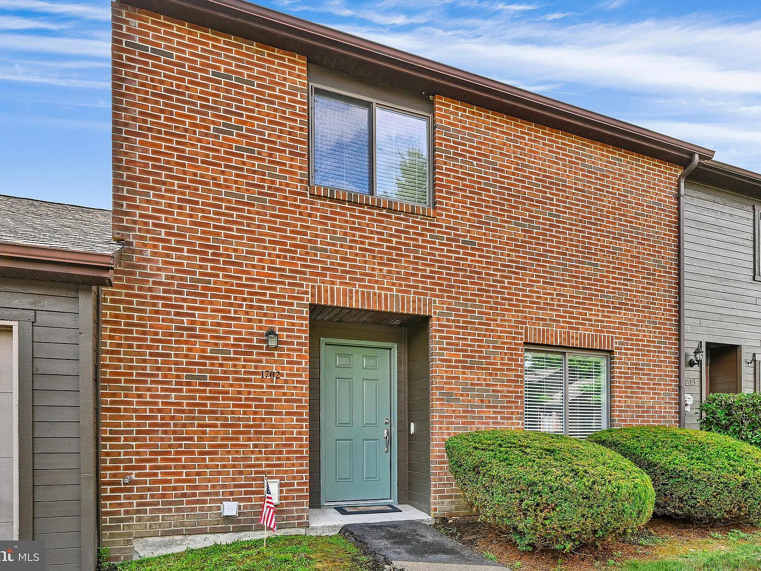 3 bed, 2.5 bath, $2,000 — Photo 3