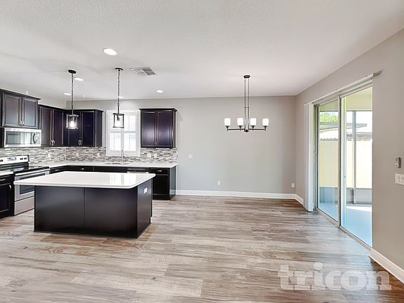 4th image of 1842 Castleton Dr