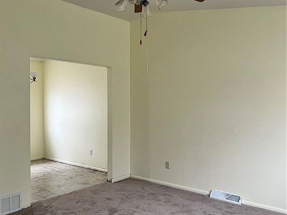 3rd image of 4620 Norfolk Ave