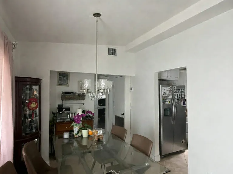 1110 SW 42nd Ave — Photo 8