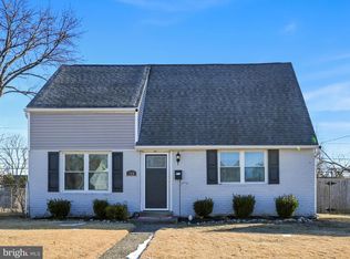 718 Hickory Rd, Secane, PA 19018