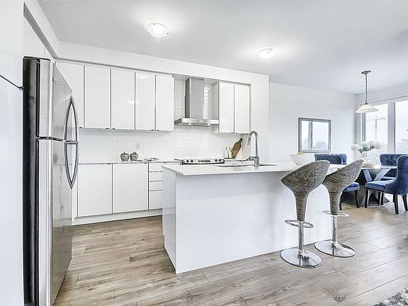 4th image of 3177 Mintwood Cir