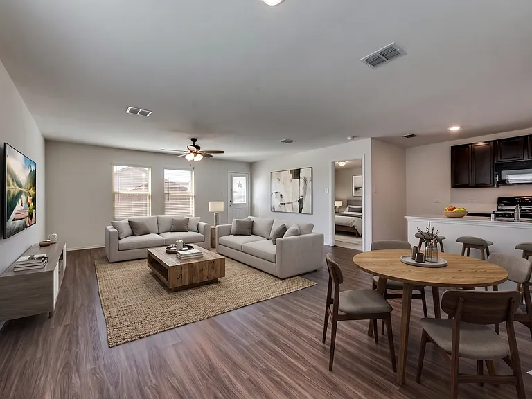 305 Falling Star Dr — Photo 2