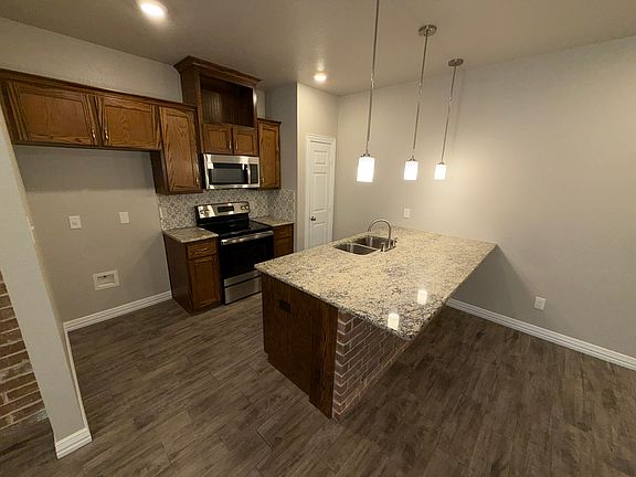 3rd image of 532 Wrigley Ln