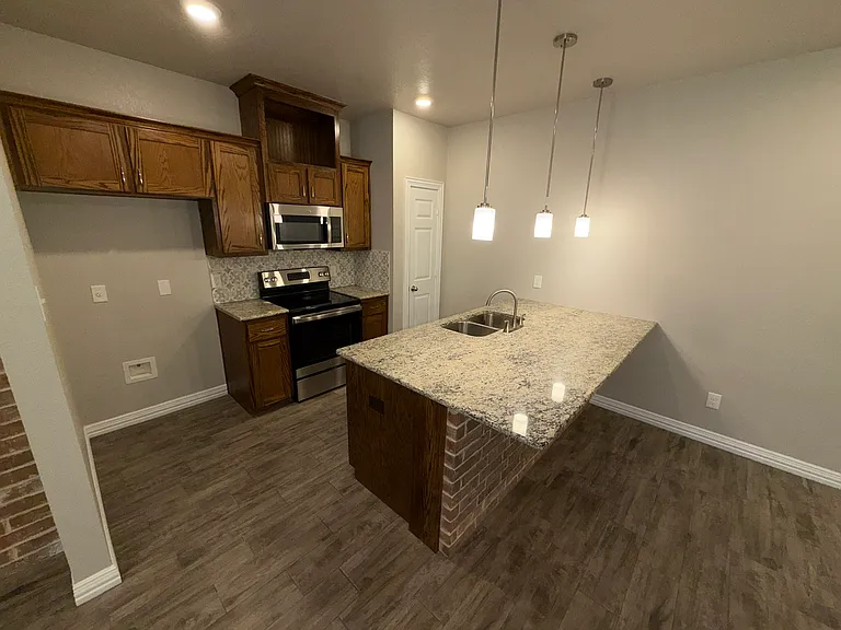 532 Wrigley Ln — Photo 3