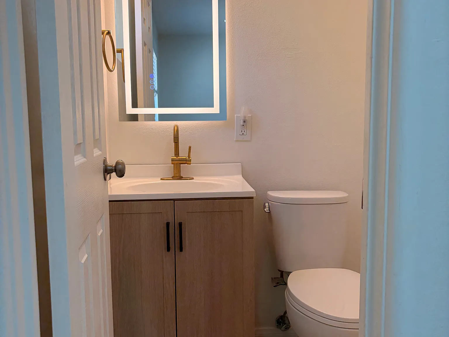 3 bed, 1.5 bath, 1040 sqft, $3,500 — Photo 3