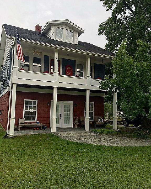 Gorgeous Waterfront Home!