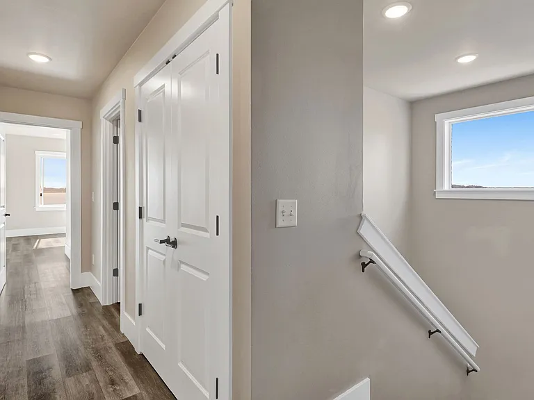 781 Georgia St — Photo 40