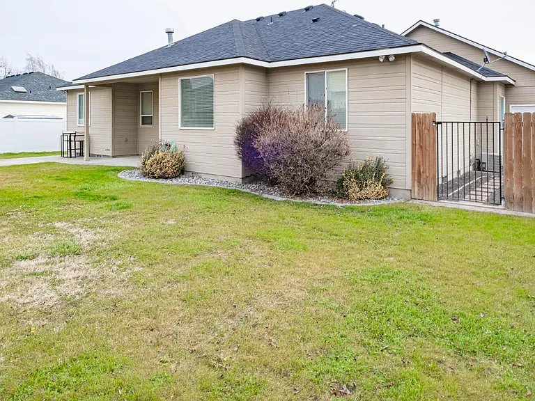1713 Sequoia Ave — Photo 5