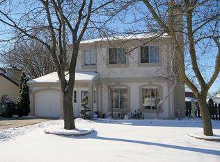 1400 Appomattox Trl, Carol Stream, IL 60188