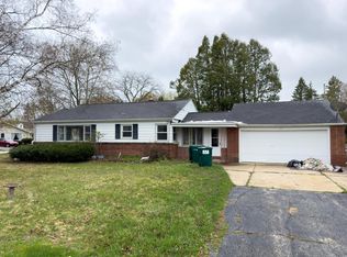 7271 N Seneca Ave, Glendale, WI 53217