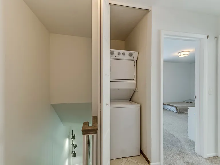 242 Harvest Ct — Photo 10