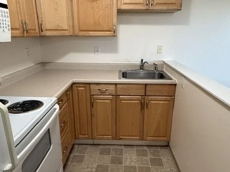 2408 Grand AVE Everett, WA 98021 — Photo 5