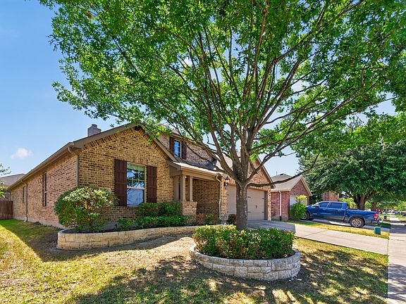 2nd image of 417 Hackberry Dr