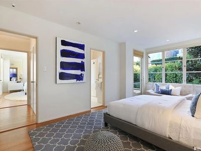 2519 Broadway St - Image 2