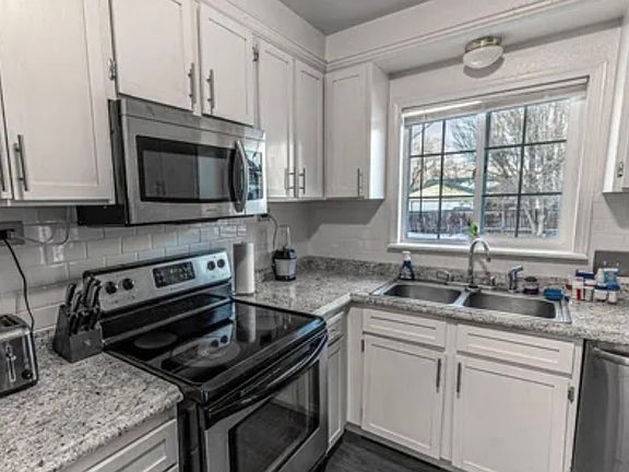 5th image of 1182 Lincoln St
