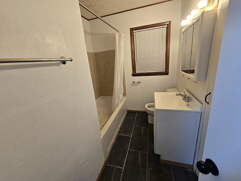 624 SE Greystone Ave — Photo 4