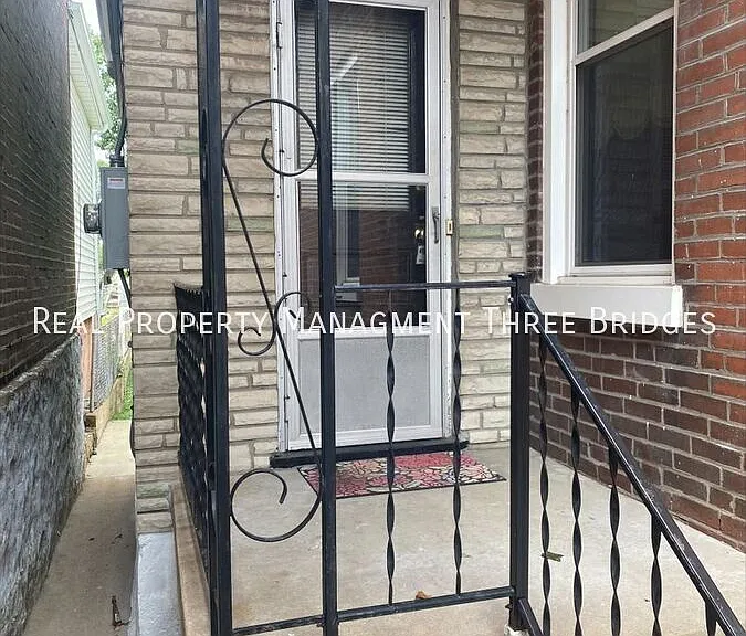 2717 January Ave — Photo 2