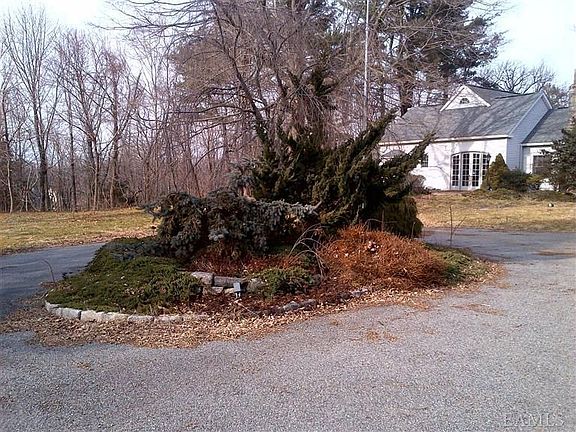 4th image of 11 Lakeview Dr