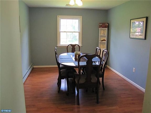 5th image of 122 Cumberland Dr