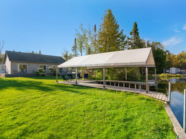 8018 Lake St, Alanson, MI 49706