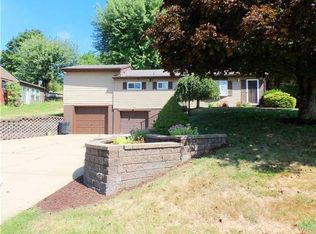 46 Blair Rd, Eighty Four, PA 15330