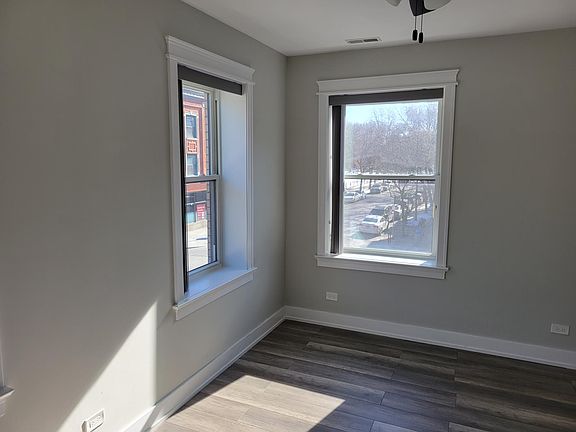 3rd image of 5230 S Blackstone Ave #202
