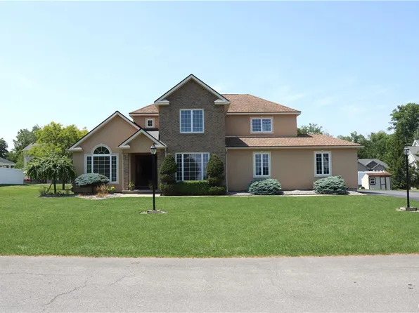 605 Matts Dr, Whitesboro, NY 13492