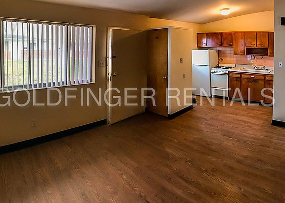 3rd image of 532 High Grove Blvd #B